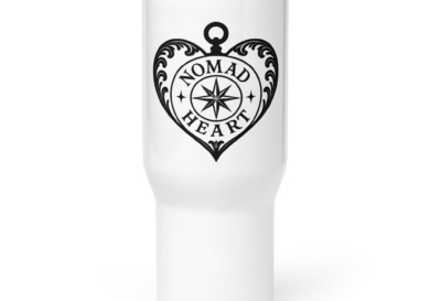 Travel mug with a handle
